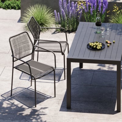 Table et 4 chaises de jardin en acier et polyéthylène noir
