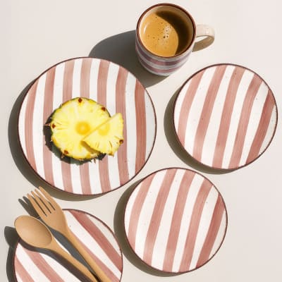 Assiettes dessert en faïence rose