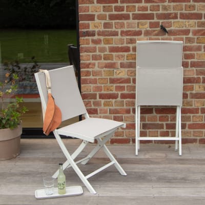 Chaise de jardin en aluminium blanc et assise en textilène 42x57x90cm