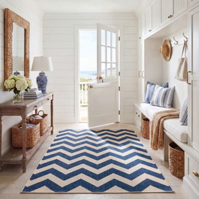 Tapis chevron en polypropylène bleu/beige, 160 x 231 cm