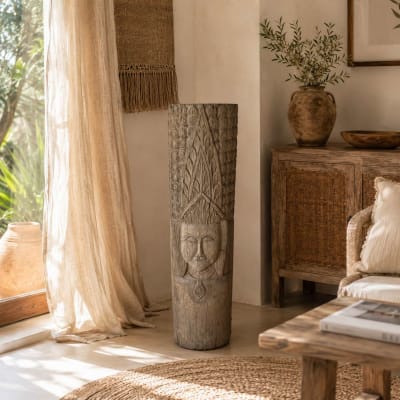 Bout de canapé colonne piedestal en teck sculpté marron 30x30x116 cm