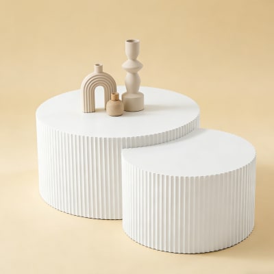 Table gigogne blanche avec bords ondulés ø60 et ø40 cm