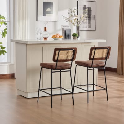 Lot de 2 tabourets de bar simili cuir marron, dossier en rotin