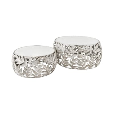 Tables basses en aluminium ajouré argenté et en marbre 68x34x68cm