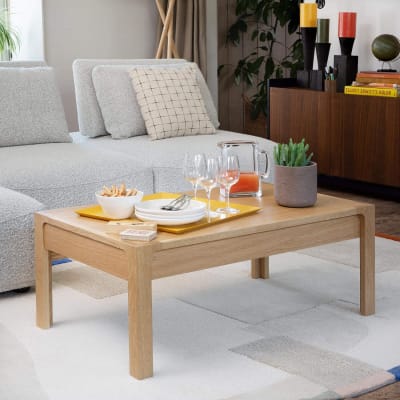 Table basse avec tiroirs en chêne