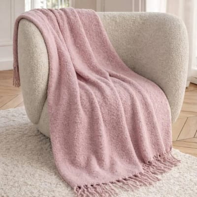 Plaid toucher doux rose à franges 130x170cm