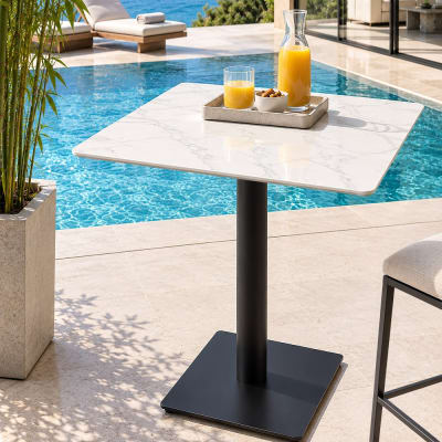 Table bistrot 70x70cm en céramique marbré blanc